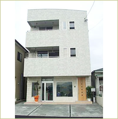 有限会社あいホーム：葵区M様邸　平成21年7月完成 鉄骨3階建・店舗併用住宅