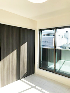有限会社あいホーム：静岡市葵区・M様邸　日当たりの良い寝室