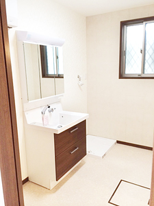 有限会社あいホーム：静岡市葵区・I様邸　明るく広めの洗面・脱衣スペース