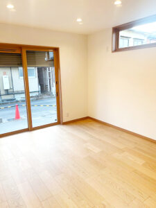 シンプルモダン×ウッドアクセントの家（新築）