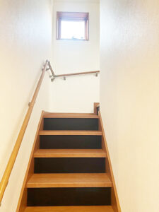 シンプルモダン×ウッドアクセントの家（新築）