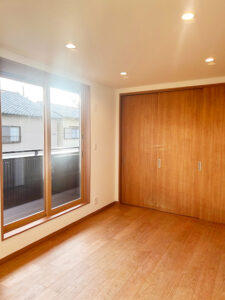 シンプルモダン×ウッドアクセントの家（新築）