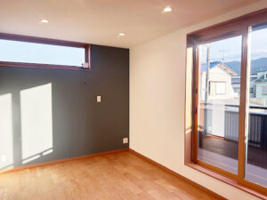 シンプルモダン×ウッドアクセントの家（新築）