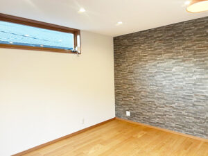 シンプルモダン×ウッドアクセントの家（新築）