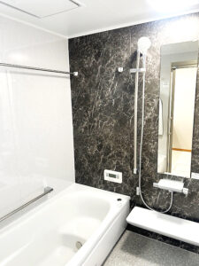 シンプルモダン×ウッドアクセントの家（新築）