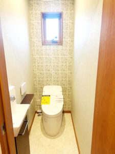 シンプルモダン×ウッドアクセントの家（新築）