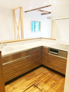 アンティーク調ブリックタイルの外壁の家