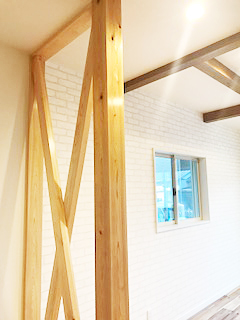 アンティーク調ブリックタイルの外壁の家