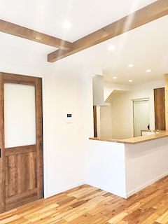 アンティーク調ブリックタイルの外壁の家