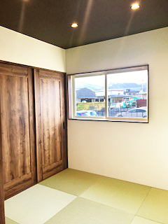 アンティーク調ブリックタイルの外壁の家