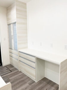 シンプルさと温もりを両立した住居兼店舗の建築事例