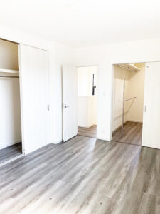 シンプルさと温もりを両立した住居兼店舗の建築事例