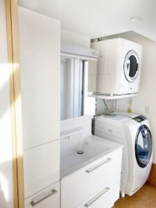 圧巻の180度パノラマビューと木の温もりに包まれた、別荘のような店舗兼住宅