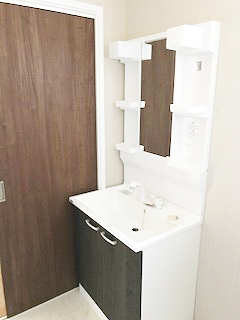 アンティーク調ブリックタイルが迎える、こだわりのデザイナーズアパート